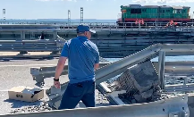 重磅突发！克里米亚大桥水下爆炸，陷入“紧急危险状态”（外贸出口请注意）