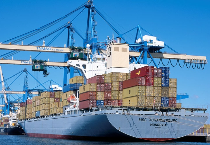 电动国际海运集装箱装卸机震撼来袭（国际海运新闻资讯）