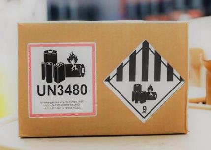 锂电池货物出口要贴什么标签（锂电池产品出口美国外包装要求）