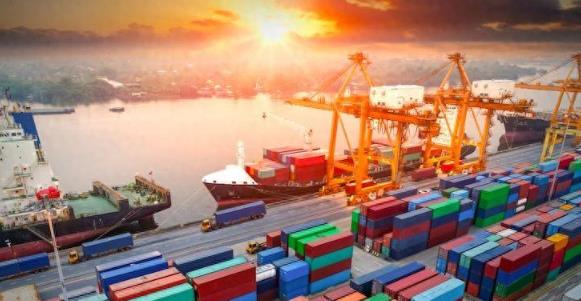 常见的清关报关费用怎么算？(清关报关费用主要包括以下几个方面)